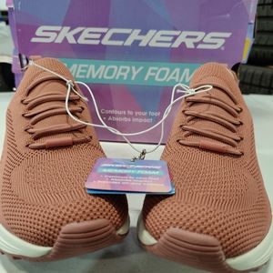 Skechers sparrows 2.0 New in box. (Rose color)